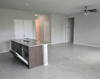 40204 S Hill Pass - Photo Thumbnail 9