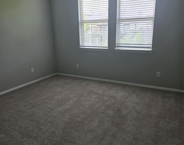 40204 S Hill Pass - Photo Thumbnail 13