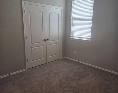 40204 S Hill Pass - Photo Thumbnail 17