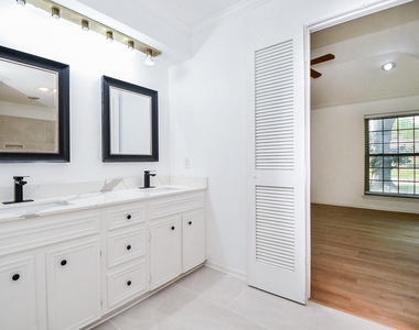 11907 Pepperdine Lane - Photo Thumbnail 15