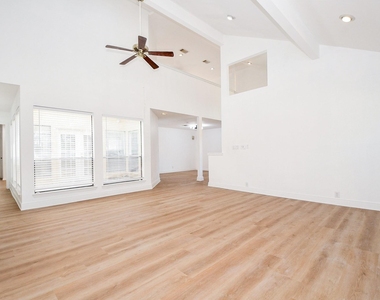11907 Pepperdine Lane - Photo Thumbnail 9