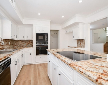 11907 Pepperdine Lane - Photo Thumbnail 12