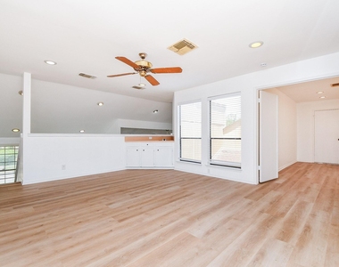 11907 Pepperdine Lane - Photo Thumbnail 17