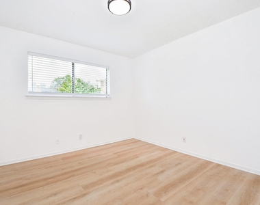 11907 Pepperdine Lane - Photo Thumbnail 18