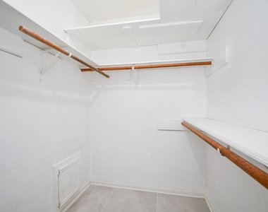 11907 Pepperdine Lane - Photo Thumbnail 16