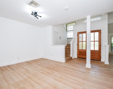 11907 Pepperdine Lane - Photo Thumbnail 8