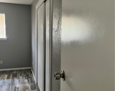 7247 Chasewood Terrace - Photo Thumbnail 9
