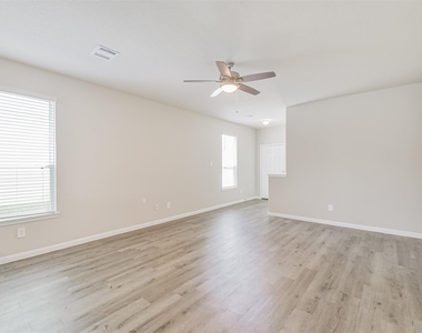 2934 Lawrence Park Court - Photo Thumbnail 4