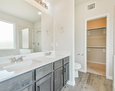 2934 Lawrence Park Court - Photo Thumbnail 20
