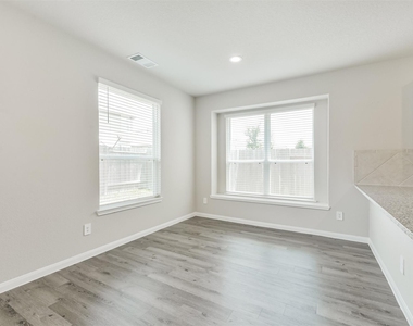 2934 Lawrence Park Court - Photo Thumbnail 12