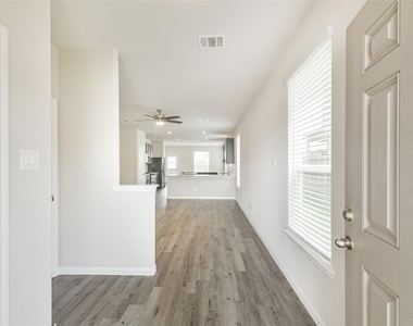2934 Lawrence Park Court - Photo Thumbnail 2