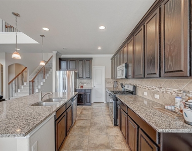 9526 Bonbrook Bend Lane - Photo Thumbnail 11
