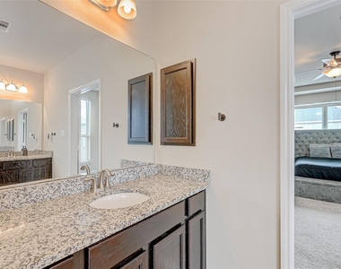 9526 Bonbrook Bend Lane - Photo Thumbnail 19