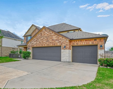 9526 Bonbrook Bend Lane - Photo Thumbnail 3