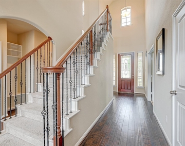 9526 Bonbrook Bend Lane - Photo Thumbnail 5