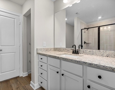 10807 Hickory Lane - Photo Thumbnail 11