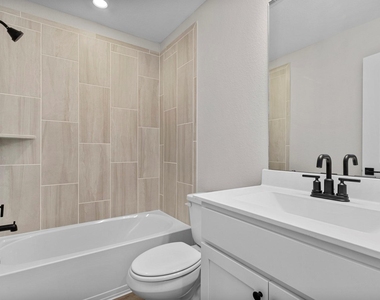 10807 Hickory Lane - Photo Thumbnail 15