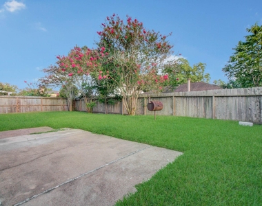 16963 Nevisway Street - Photo Thumbnail 30