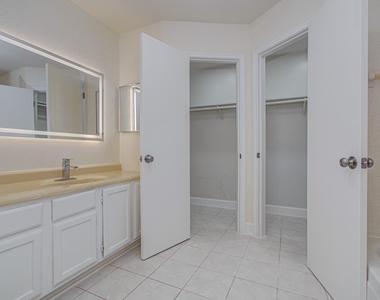 16963 Nevisway Street - Photo Thumbnail 27