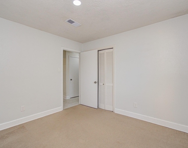 16963 Nevisway Street - Photo Thumbnail 19