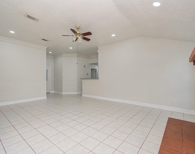 16963 Nevisway Street - Photo Thumbnail 17