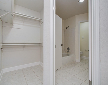 16963 Nevisway Street - Photo Thumbnail 28