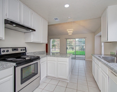 16963 Nevisway Street - Photo Thumbnail 16
