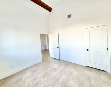 2102 Mechanic Street - Photo Thumbnail 12