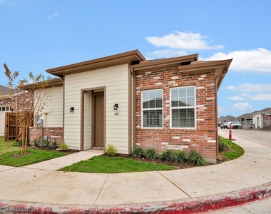 2709-804 Rockhill Road - Photo Thumbnail 1