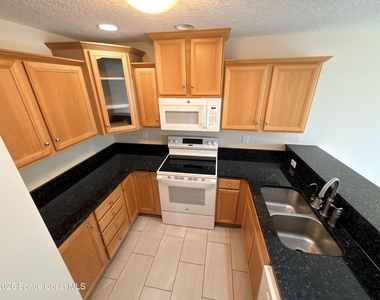 1620 Mason Terrace - Photo Thumbnail 10