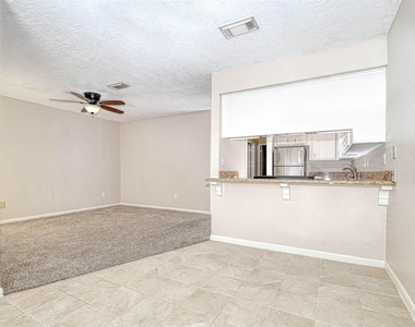 518 Moore Street - Photo Thumbnail 7