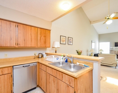 6211 Ludington Drive - Photo Thumbnail 19