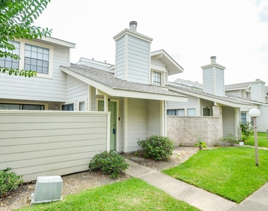 6211 Ludington Drive - Photo Thumbnail 3