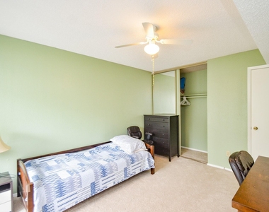 6211 Ludington Drive - Photo Thumbnail 8