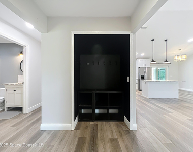 1342 Richwood Circle - Photo Thumbnail 6