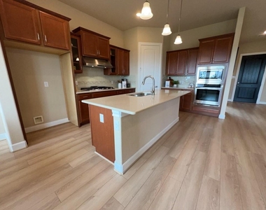 5602 Caracara Street - Photo Thumbnail 8