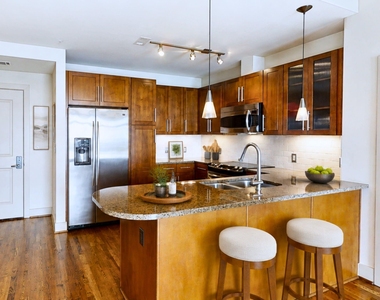 1400 Mckinney Street - Photo Thumbnail 5