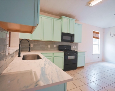 6415 Richland Hills Drive - Photo Thumbnail 8