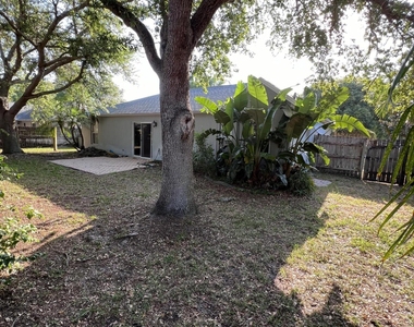 830 Laurel Drive - Photo Thumbnail 13