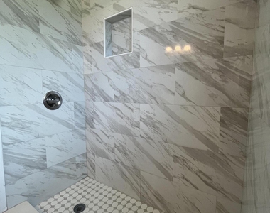 801 Hampton Way - Photo Thumbnail 16