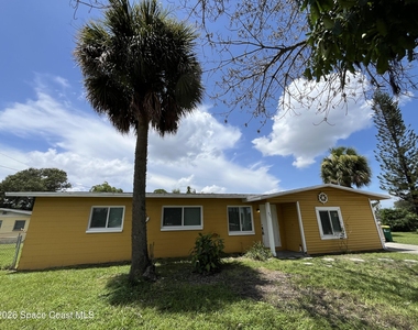 801 Hampton Way - Photo Thumbnail 1