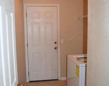 154 Bamboo Avenue Se - Photo Thumbnail 10