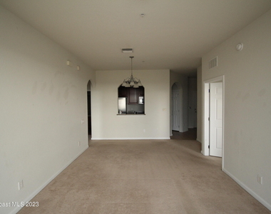 1576 Peregrine Circle - Photo Thumbnail 6