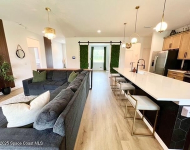 1729 Gould Avenue Sw - Photo Thumbnail 9