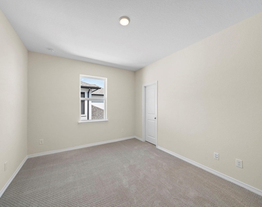 9806 Oakwood Trail - Photo Thumbnail 32
