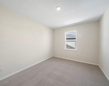 9806 Oakwood Trail - Photo Thumbnail 31