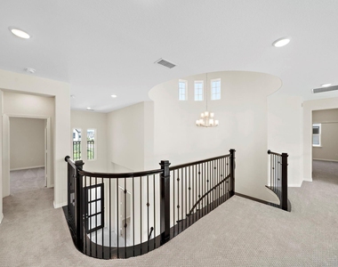 9806 Oakwood Trail - Photo Thumbnail 21