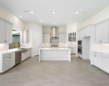9806 Oakwood Trail - Photo Thumbnail 8