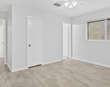 12002 Leitrim Way - Photo Thumbnail 15