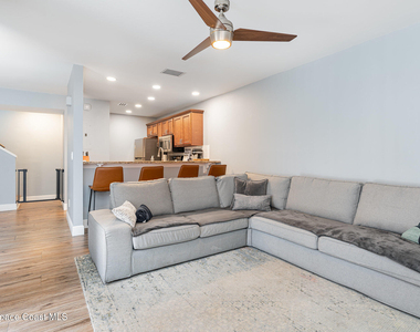 1460 Sheafe Avenue Ne - Photo Thumbnail 4